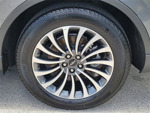 Used 2024 Lincoln Aviator 2WD w/ Premium Package image 9