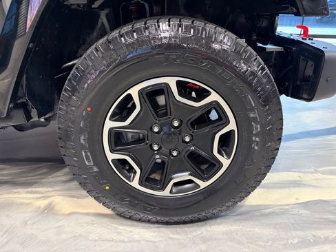 Used 2015 Jeep Wrangler Unlimited Rubicon image 25