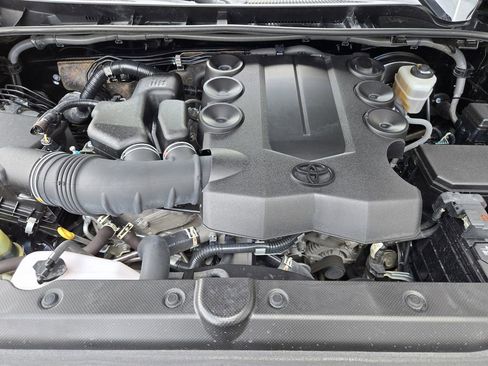 Used 2022 Toyota 4Runner SR5 RWD image 20