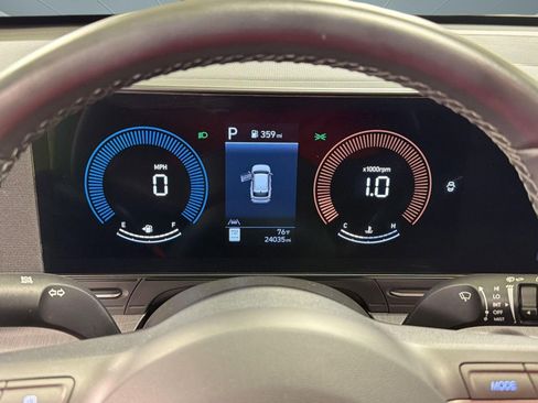 Used 2025 Hyundai Kona SEL FWD image 19