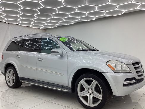 Used 2011 Mercedes-Benz GL 550 4MATIC image 6