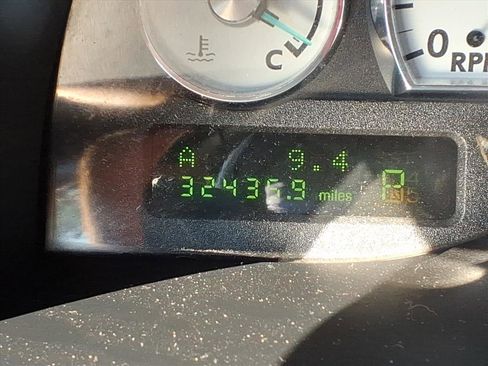 Used 2004 Ford Thunderbird Deluxe image 15