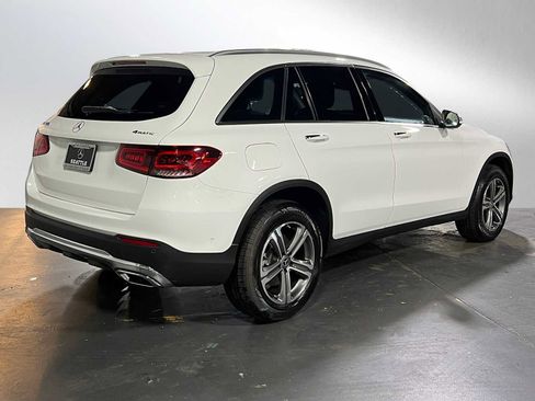 Used 2022 Mercedes-Benz GLC 300 4MATIC image 3