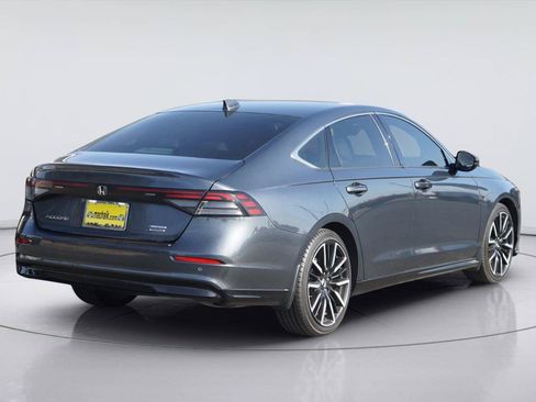 Used 2023 Honda Accord Touring image 6