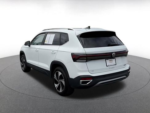 Used 2026 Volkswagen Taos SE AWD/4WD image 10