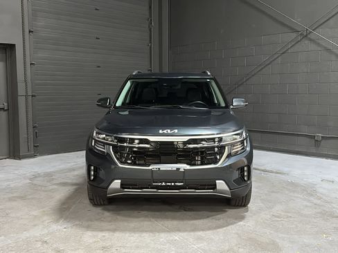 Used 2024 Kia Seltos SX w/ SX Sunroof Package AWD/4WD image 2
