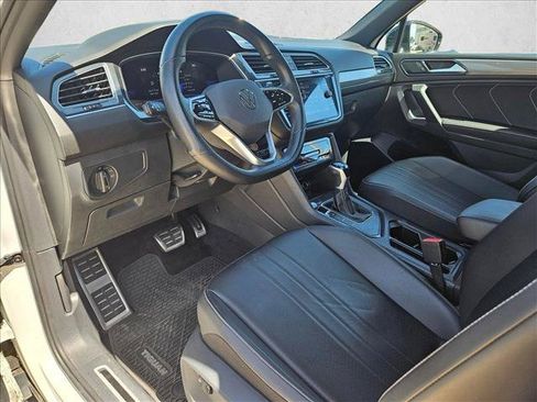 Used 2024 Volkswagen Tiguan SE R-Line FWD image 11