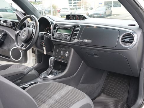Used 2014 Volkswagen Beetle R-Line image 16