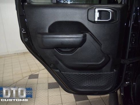 Used 2023 Jeep Gladiator Mojave w/ Trailer Tow Package image 41