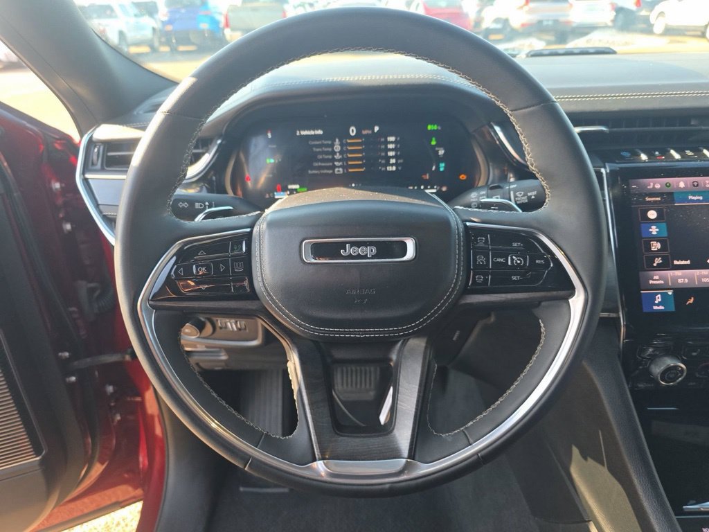 Used 2023 Jeep Grand Cherokee Overland w/ Luxury Tech Group IV AWD/4WD image 3