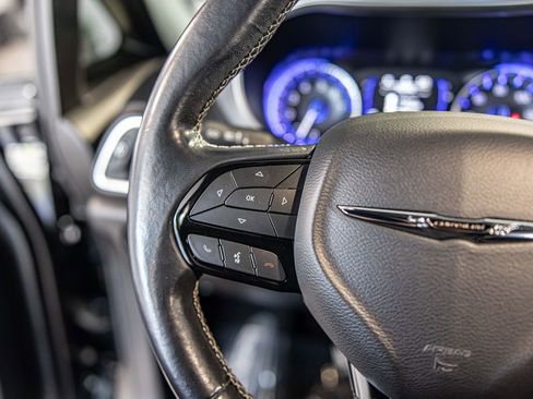 Used 2019 Chrysler Pacifica Touring Plus w/ S Appearance Package FWD image 24