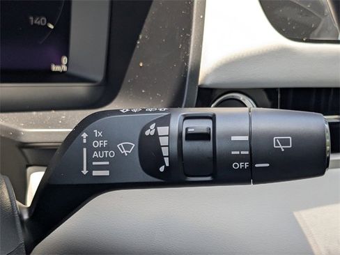 New 2025 Mitsubishi Outlander SE image 28