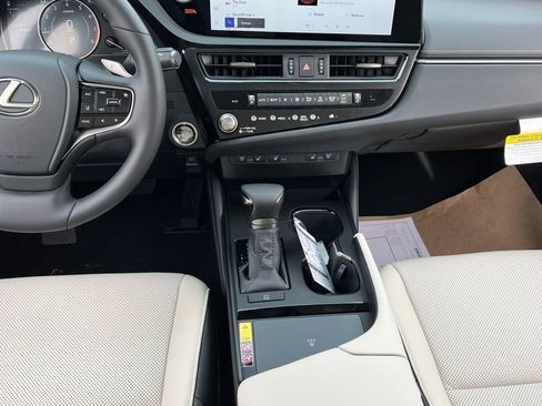 New 2025 Lexus ES 350 w/ Premium Package image 10