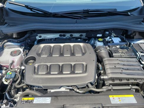 Certified 2025 Volkswagen Tiguan SE w/ Panoramic Sunroof Package AWD/4WD image 20