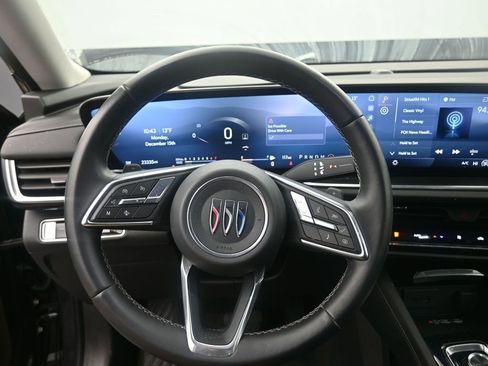 Used 2024 Buick Envision Preferred image 30