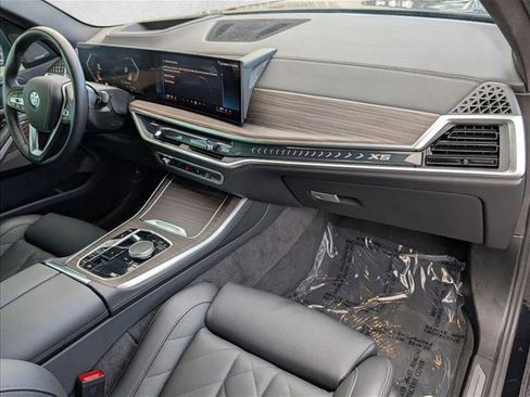 Used 2025 BMW X5 sDrive40i w/ Premium Package image 24
