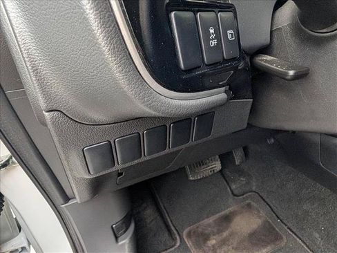 Used 2017 Mitsubishi Outlander SEL FWD image 30