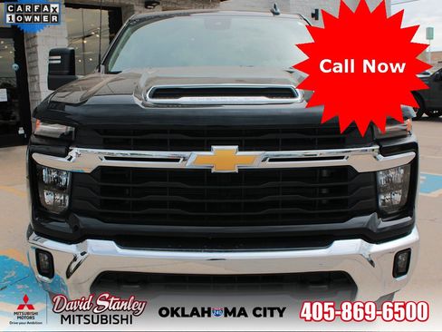 Used 2024 Chevrolet Silverado 2500 LT w/ Convenience Package image 6