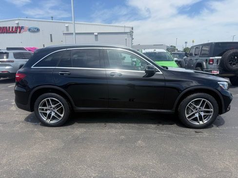 Used 2019 Mercedes-Benz GLC 300 4MATIC image 2