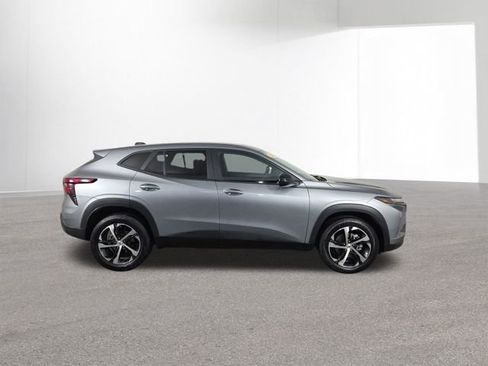 Used 2024 Chevrolet Trax RS w/ Driver Confidence Package image 41