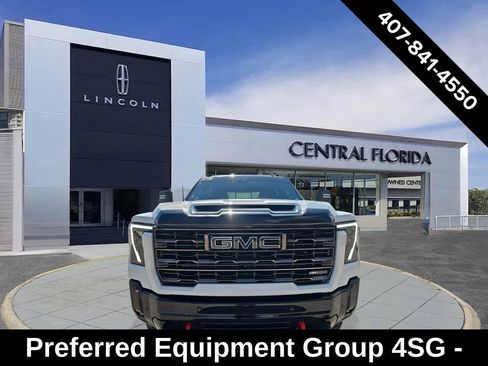 Used 2025 GMC Sierra 2500 AT4X image 2
