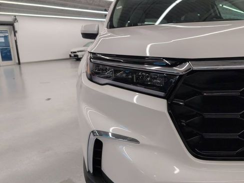 New 2025 Honda Pilot Touring image 29