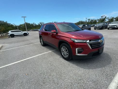 Used 2023 Chevrolet Traverse LT AWD/4WD image 3