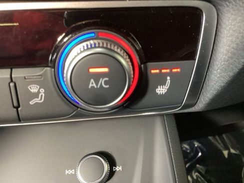 Certified 2025 Audi Q3 2.0T Premium w/ Convenience Package image 25