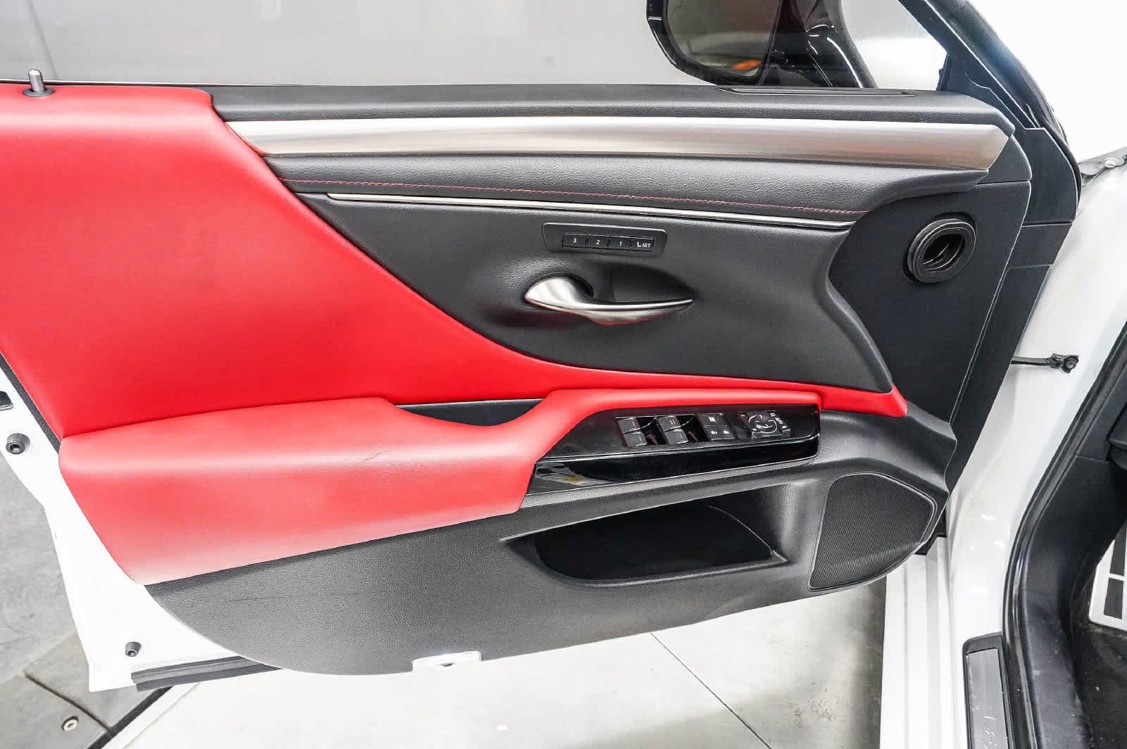 Used 2022 Lexus ES 350 F Sport w/ Accessory Package FWD image 22