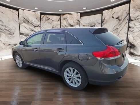 Used 2010 Toyota Venza FWD image 4