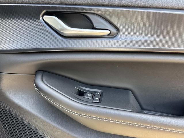 Used 2023 Jeep Grand Cherokee L Laredo RWD image 18