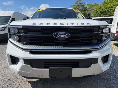 Certified 2025 Ford Expedition Max Platinum AWD/4WD image 4