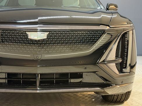 New 2026 Cadillac Lyriq Sport AWD/4WD image 11
