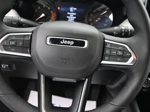 Used 2025 Jeep Compass Limited AWD/4WD image 15