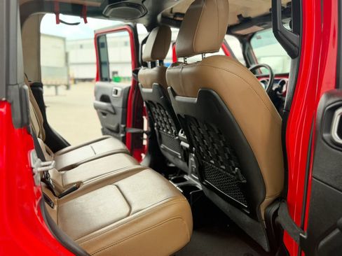 Used 2020 Jeep Gladiator Rubicon AWD/4WD image 29