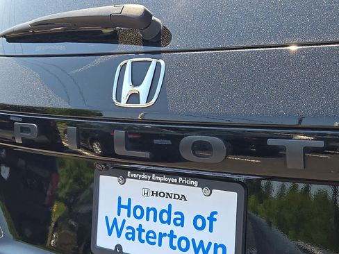 Used 2024 Honda Pilot Touring image 29