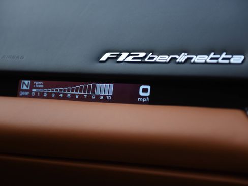Used 2014 Ferrari F12 Berlinetta RWD image 8