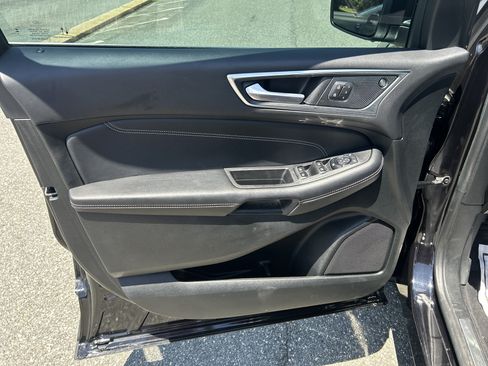 Used 2024 Ford Edge Titanium AWD/4WD image 9