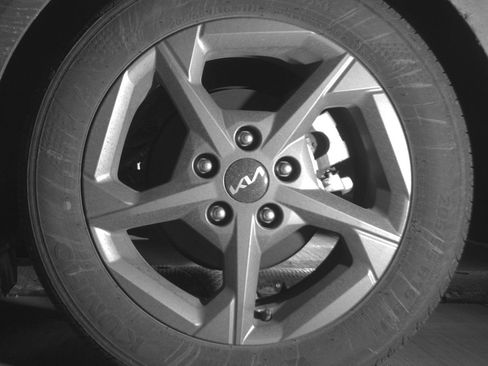 Used 2025 Kia K4 LXS image 14