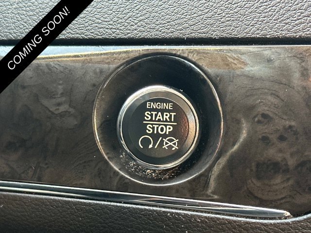 Used 2016 Chrysler Town & Country Touring-L FWD image 26