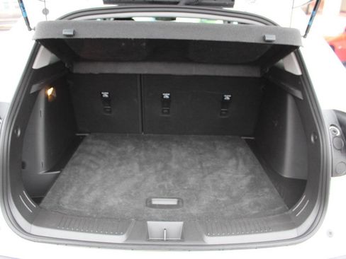 Used 2025 Chevrolet Trax LT FWD image 14