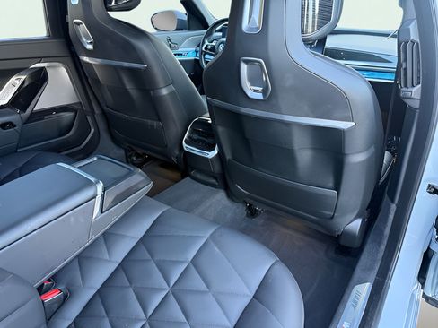 Used 2023 BMW 740i w/ Parking Assistance Package RWD image 28