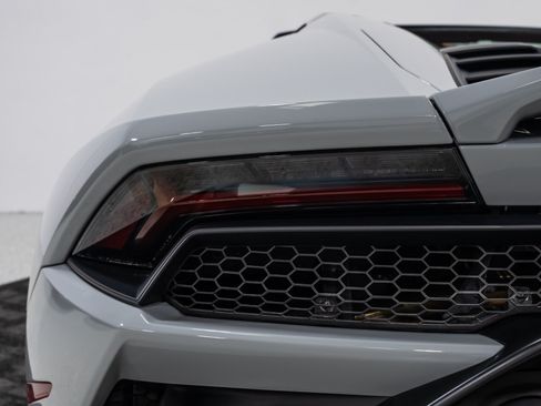 Used 2021 Lamborghini Huracan EVO RWD image 33