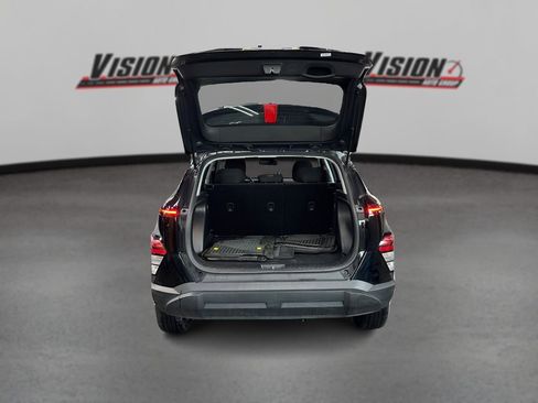 Used 2024 Hyundai Kona SE image 11