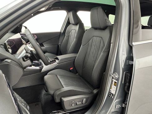 Used 2025 BMW X3 xDrive30i w/ Premium Package image 26