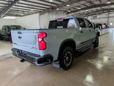 Used 2024 Chevrolet Silverado 1500 ZR2 w/ Technology Package image 3