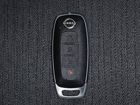 Used 2023 Nissan Rogue SV FWD image 32