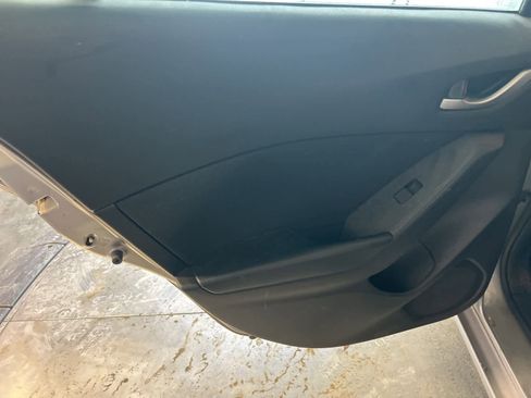 Used 2015 MAZDA MAZDA3 i Touring image 18