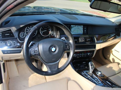 Used 2011 BMW 535i xDrive Sedan image 14