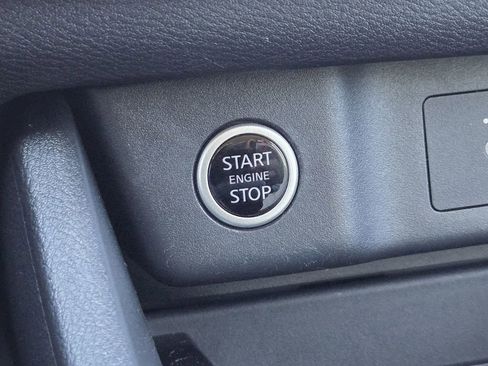 Used 2023 Nissan Rogue SV image 19